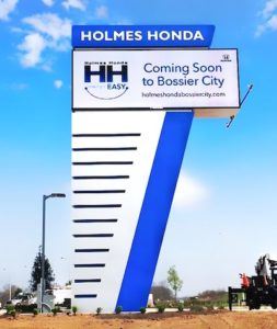 Example of a pylon sign created and installed by National Signs in Houston, Texas