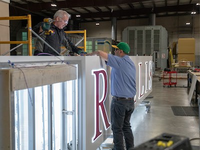 Texas sign company can fix damaged monument signs for businesses