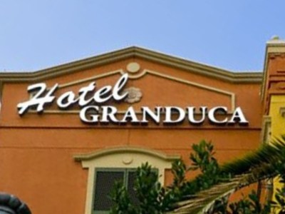 Hotel signage for Hotel Granduca by National Signs.