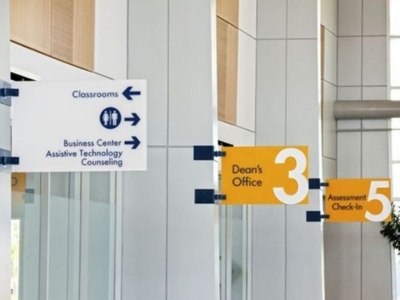 Our signage and wayfinding consultants can guide you in choosing the right wayfinding signage.